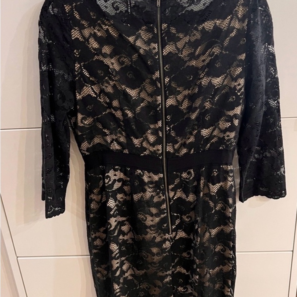 Elegant Black Lace Dress - Picture 6 of 8